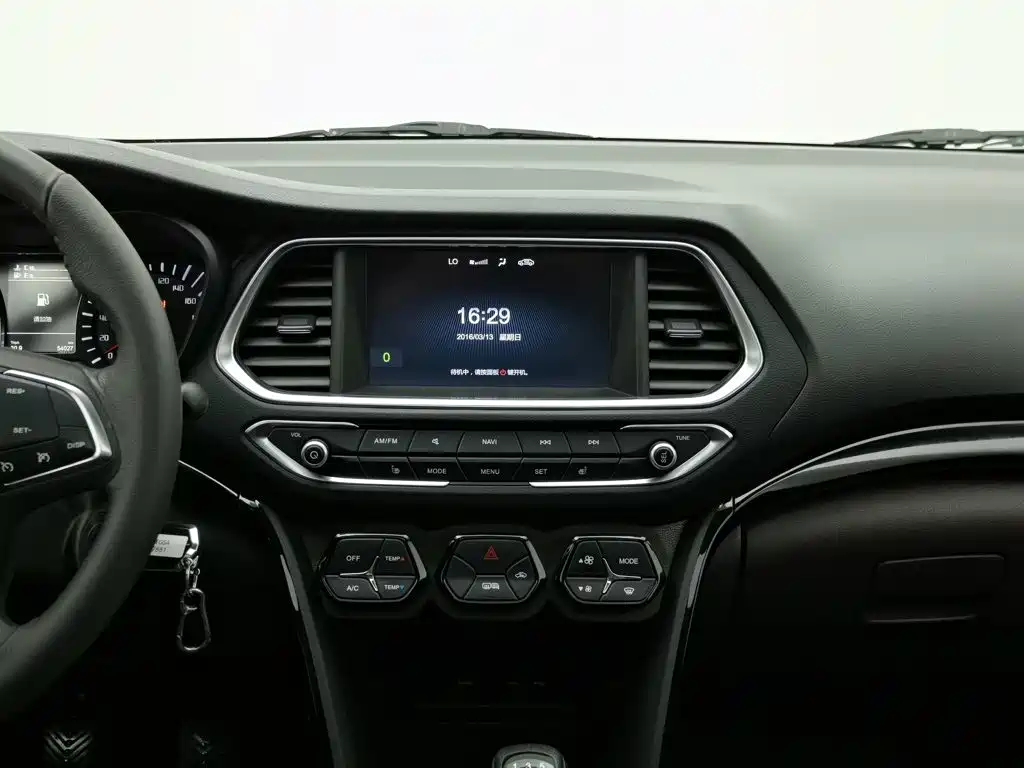 GAC Trumpchi GS4 2016 — фото 12