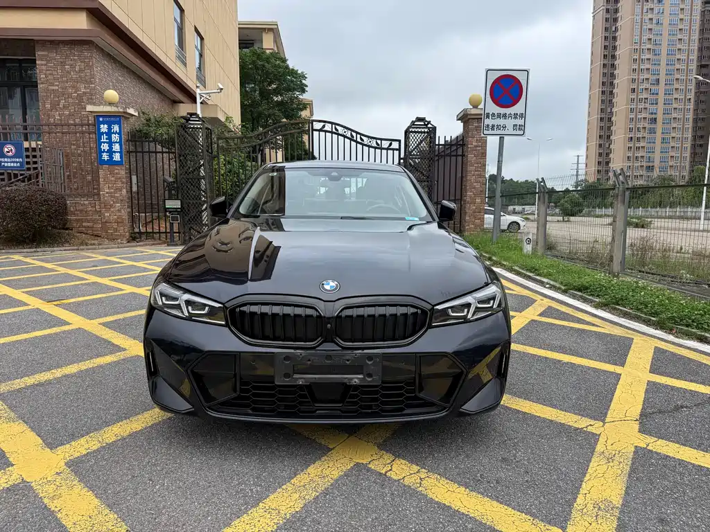 BMW 3 Series 2025 — фото 1