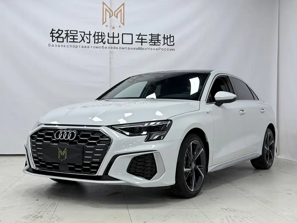 Audi A3 2022 — фото 1