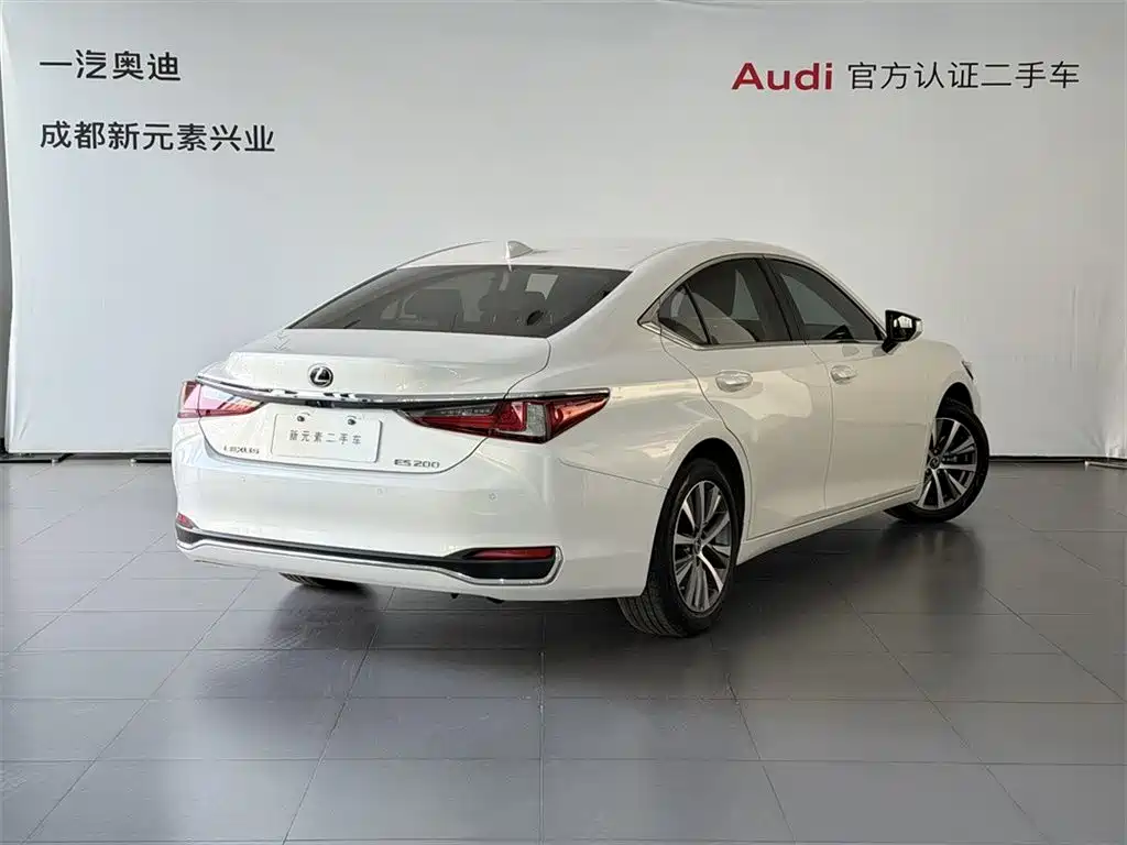Lexus ES 2019 — фото 4