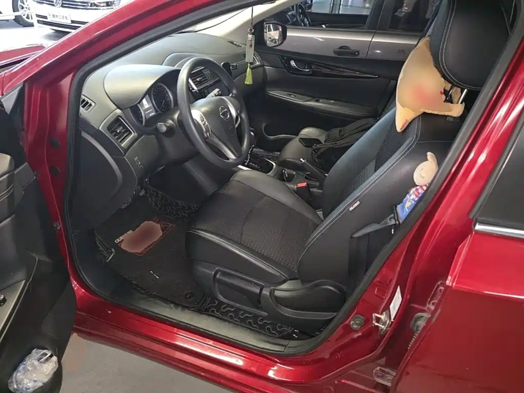 Nissan Tiida 2017 — фото 15