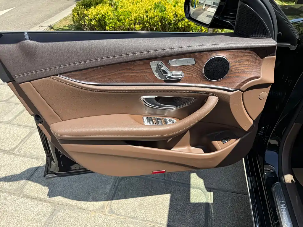 Mercedes-Benz E-Class 2020 — фото 17