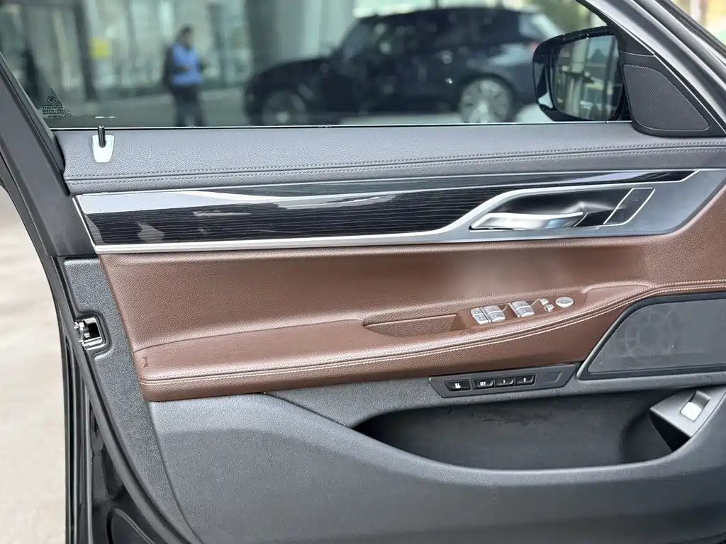 BMW 7 Series 2019 — фото 20