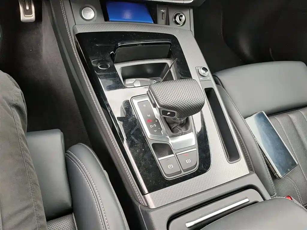 Audi Q5L 2025 — фото 14