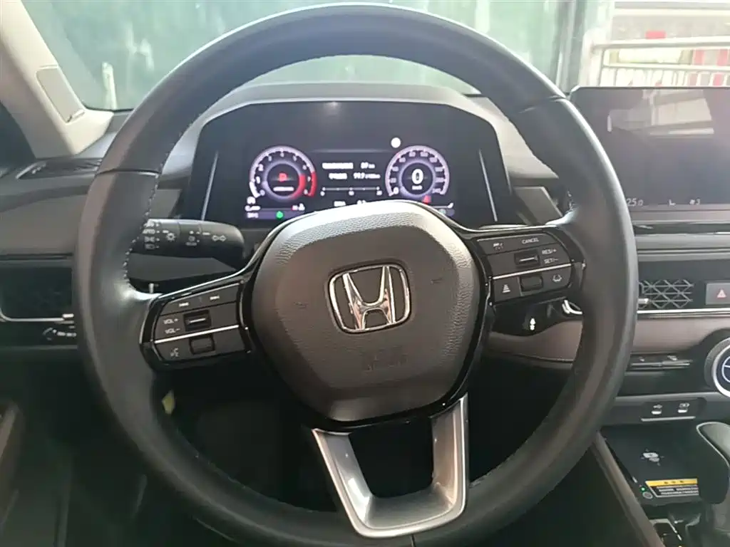 Honda Inspire 2023 — фото 11