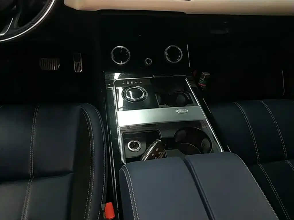 Land Rover Velar 2019 — фото 14