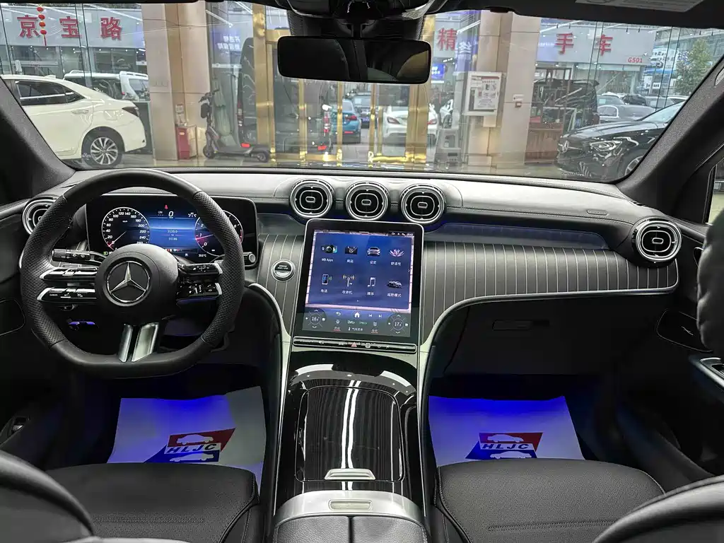 Mercedes-Benz GLC 2023