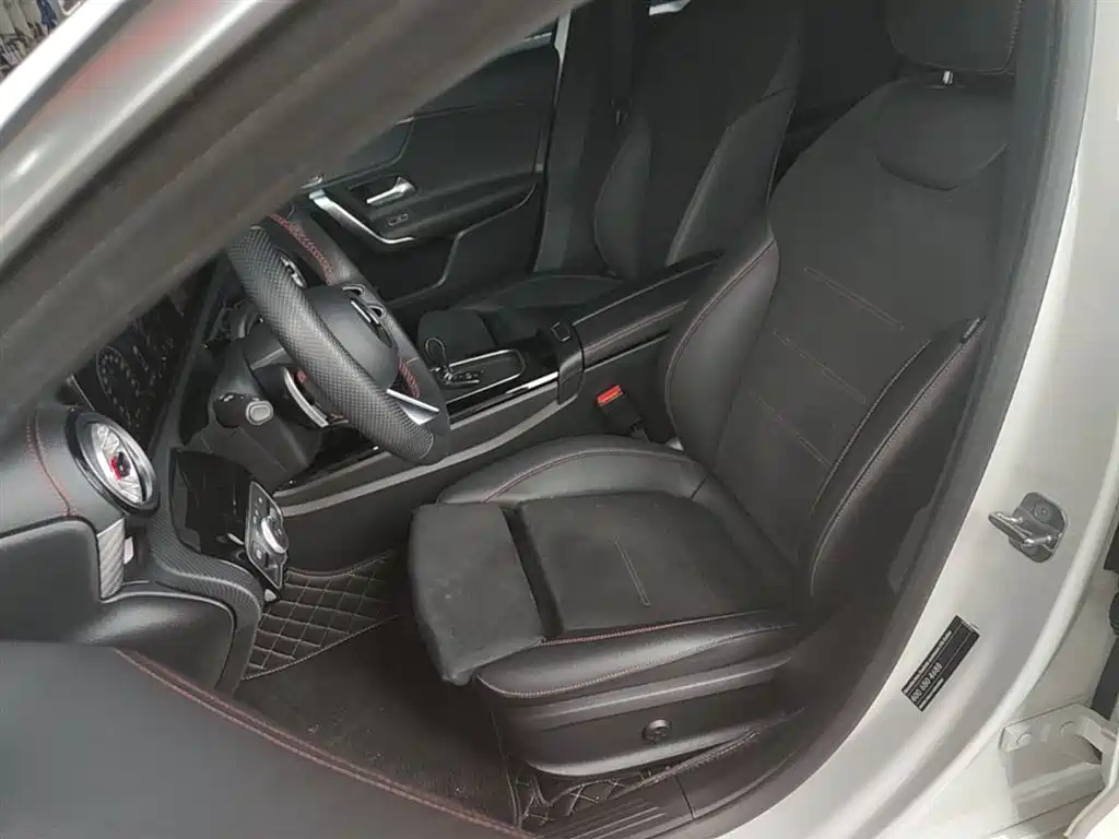 Mercedes-Benz A-Class 2024 — фото 15