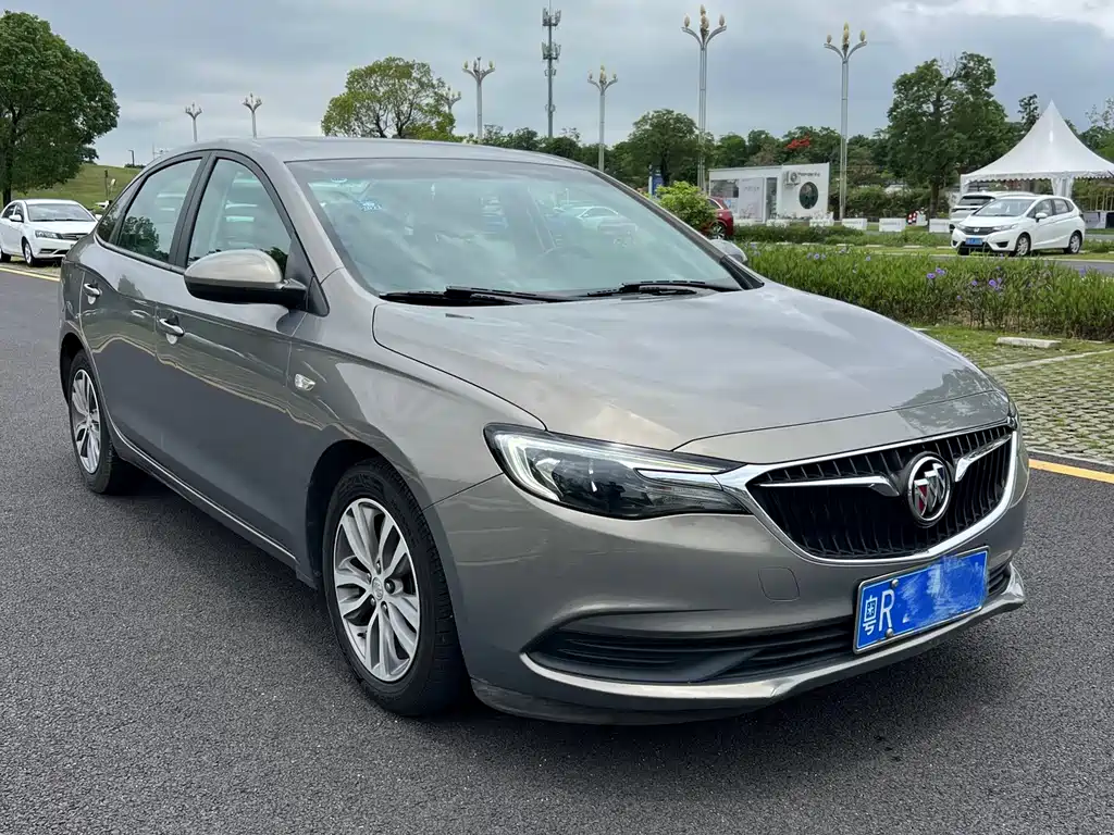 Buick Excelle 2018 — фото 2