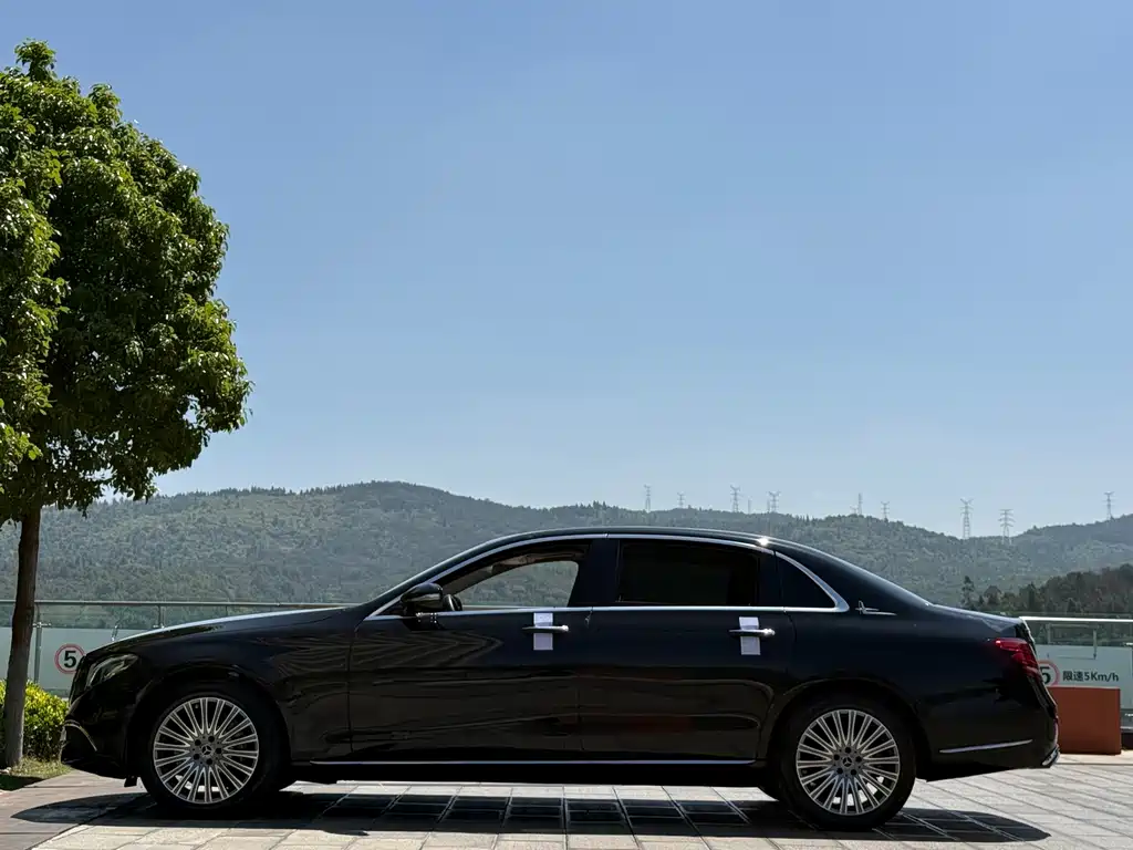 Mercedes-Benz E-Class 2020 — фото 10