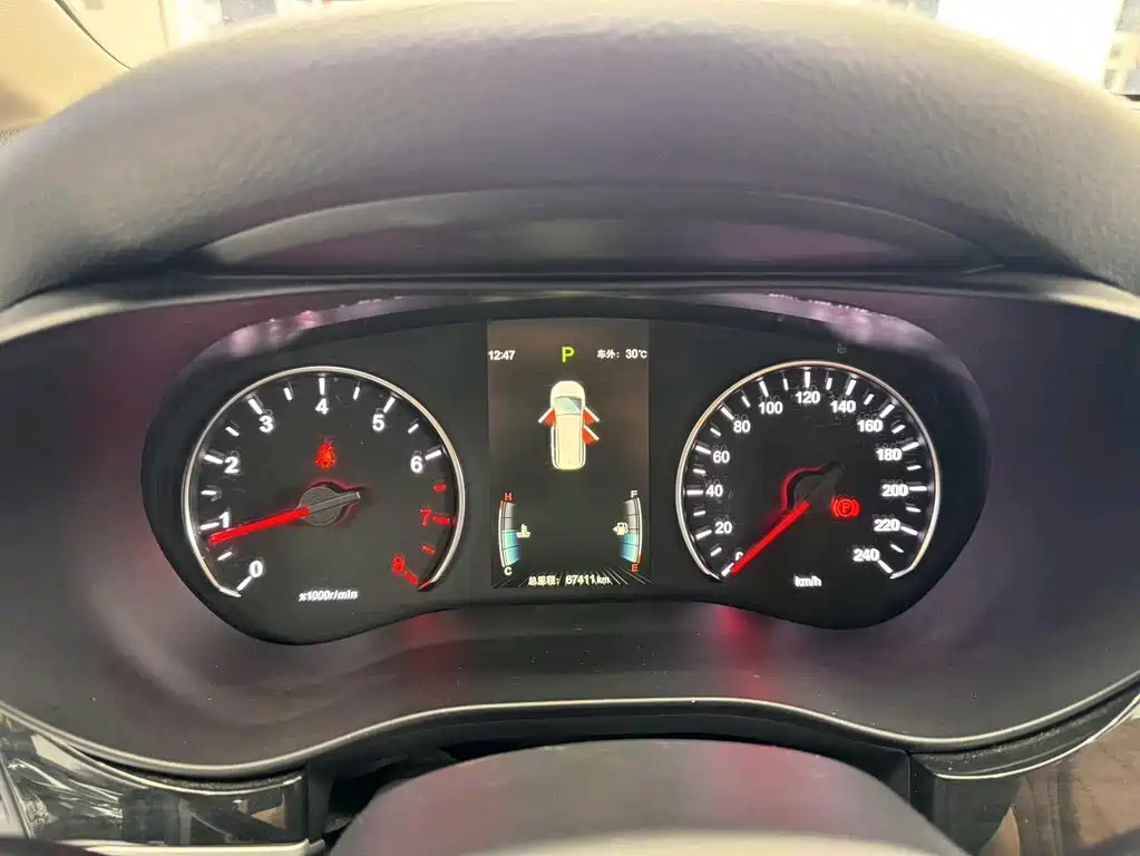 BYD MAX 2018 — фото 24