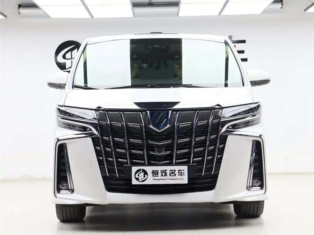 Toyota Alphard 2021 — фото 30
