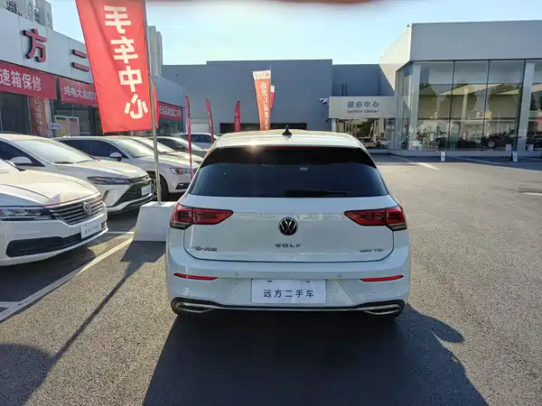 Volkswagen Golf 2021