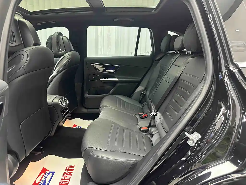 Mercedes-Benz GLC 2023