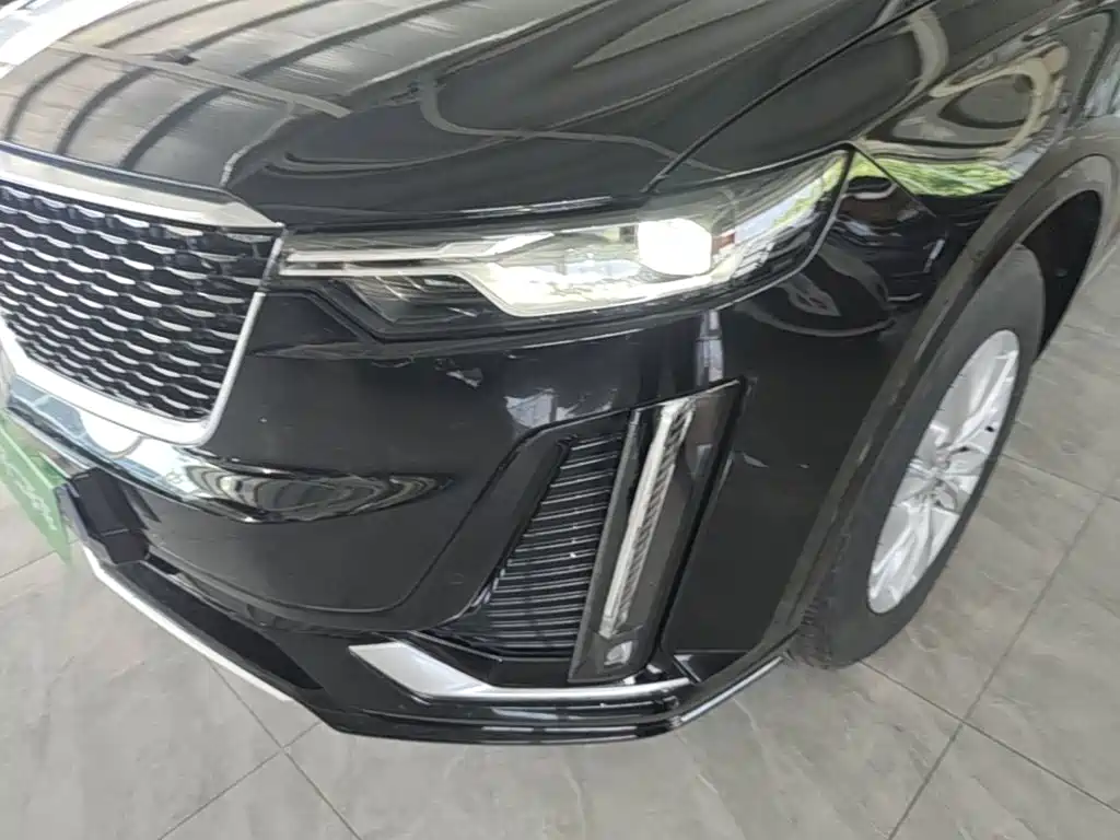 Cadillac XT6 2022 — фото 18