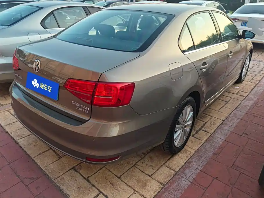 Volkswagen Sagitar 2016