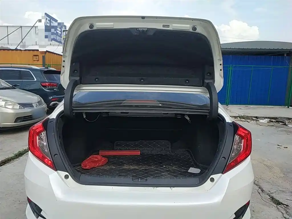 Honda Civic 2018 — фото 19