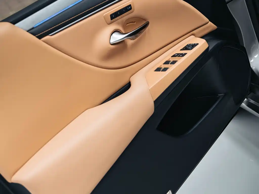 Lexus ES 2025 — фото 15