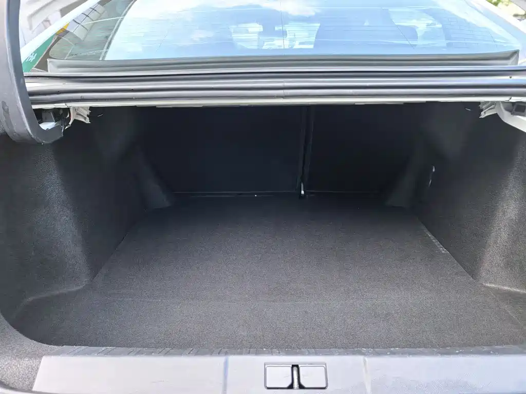 Peugeot 408 2015 — фото 13