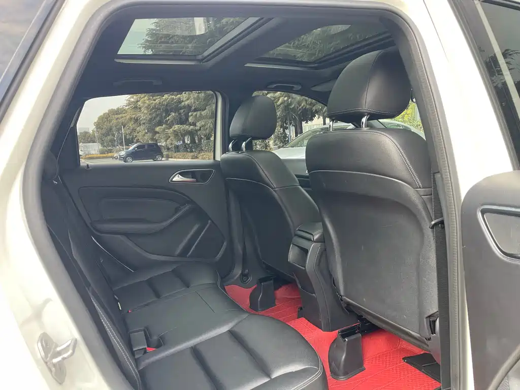 Mercedes-Benz B-Class 2017 — фото 10