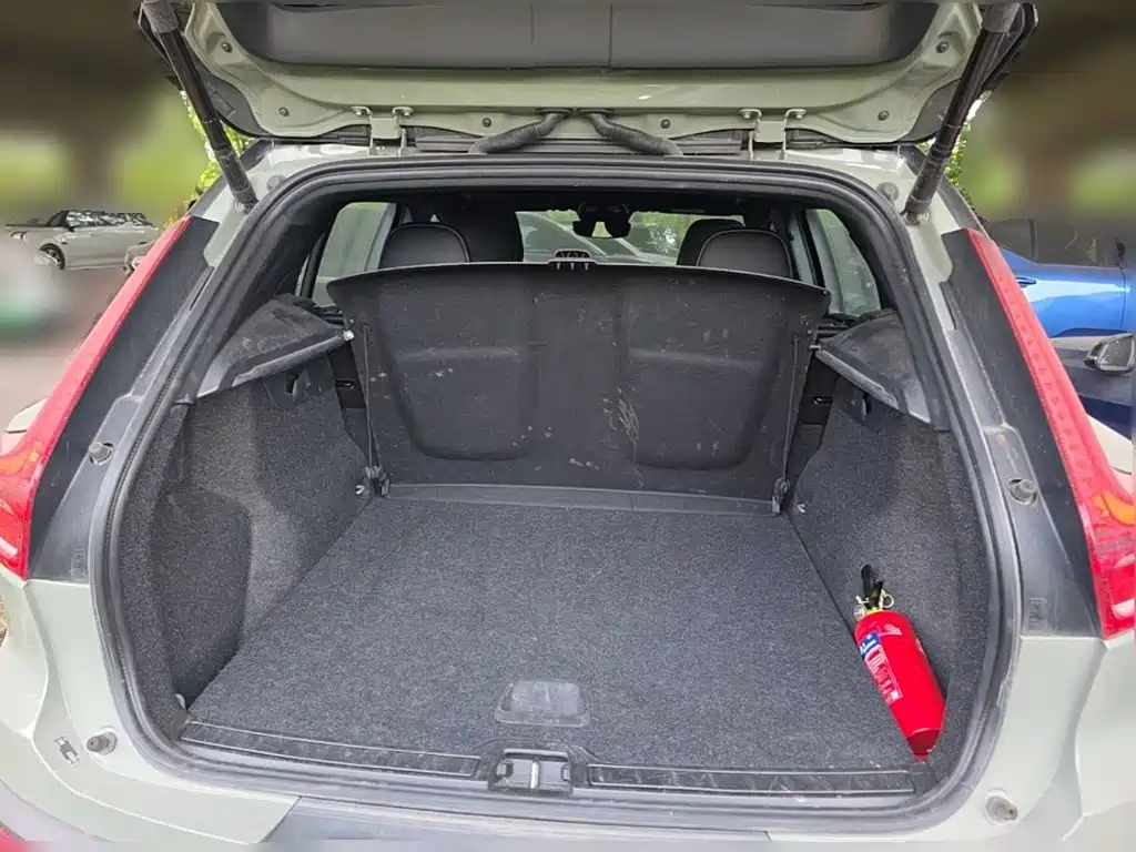 Volvo XC40 New Energy 2021 — фото 10