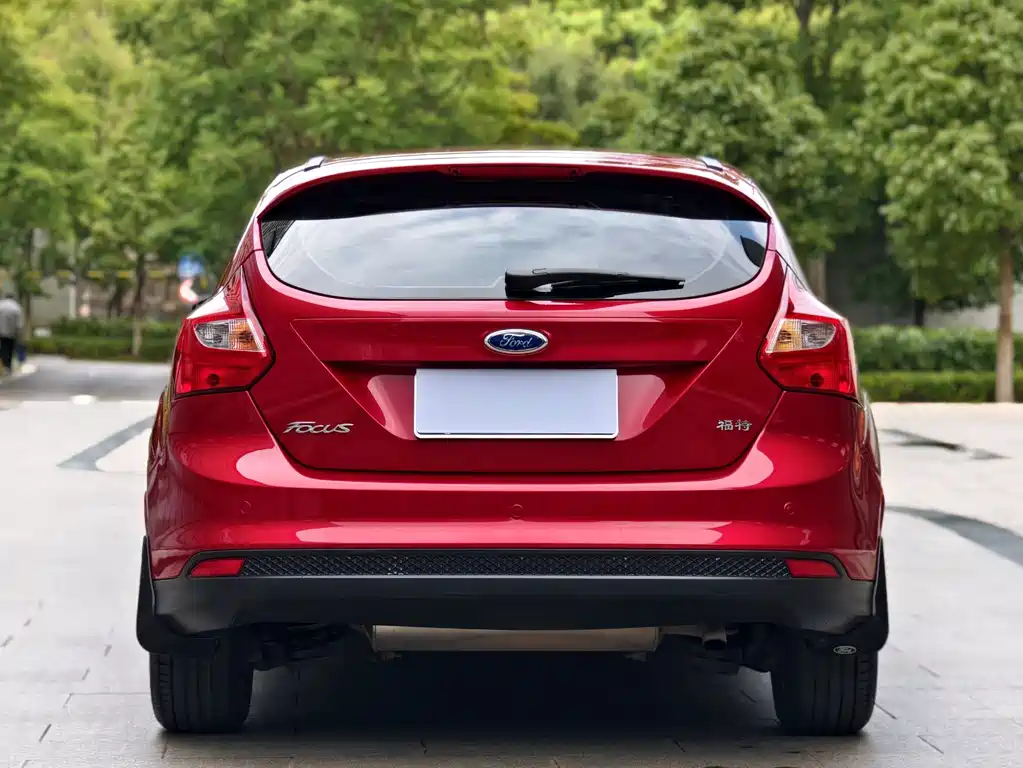 Ford Focus 2013 — фото 8