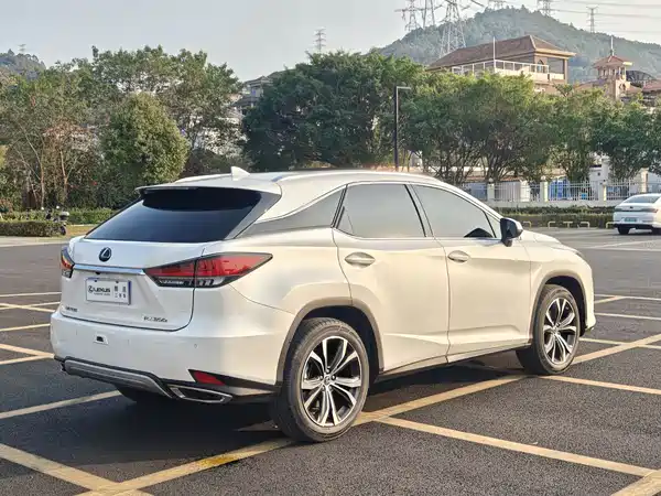 Lexus RX 2020