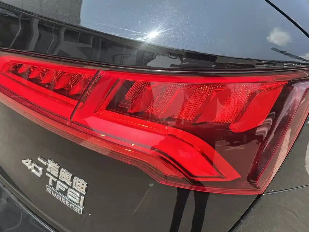 Audi Q5L 2019 — фото 13