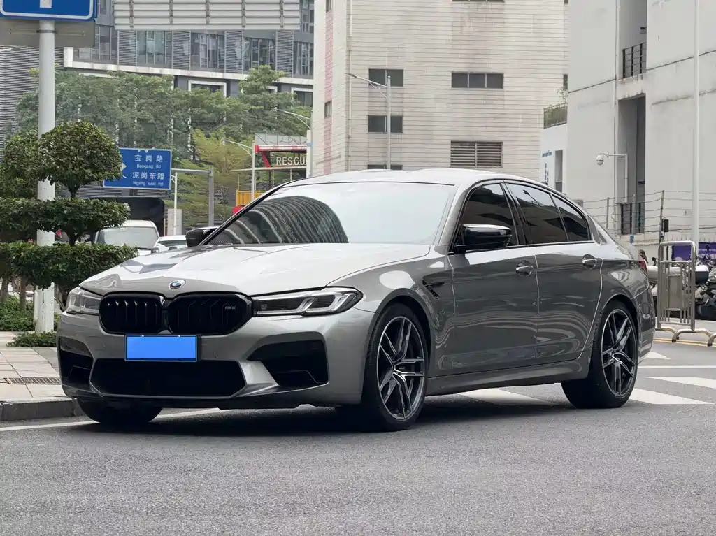 BMW M5 2022