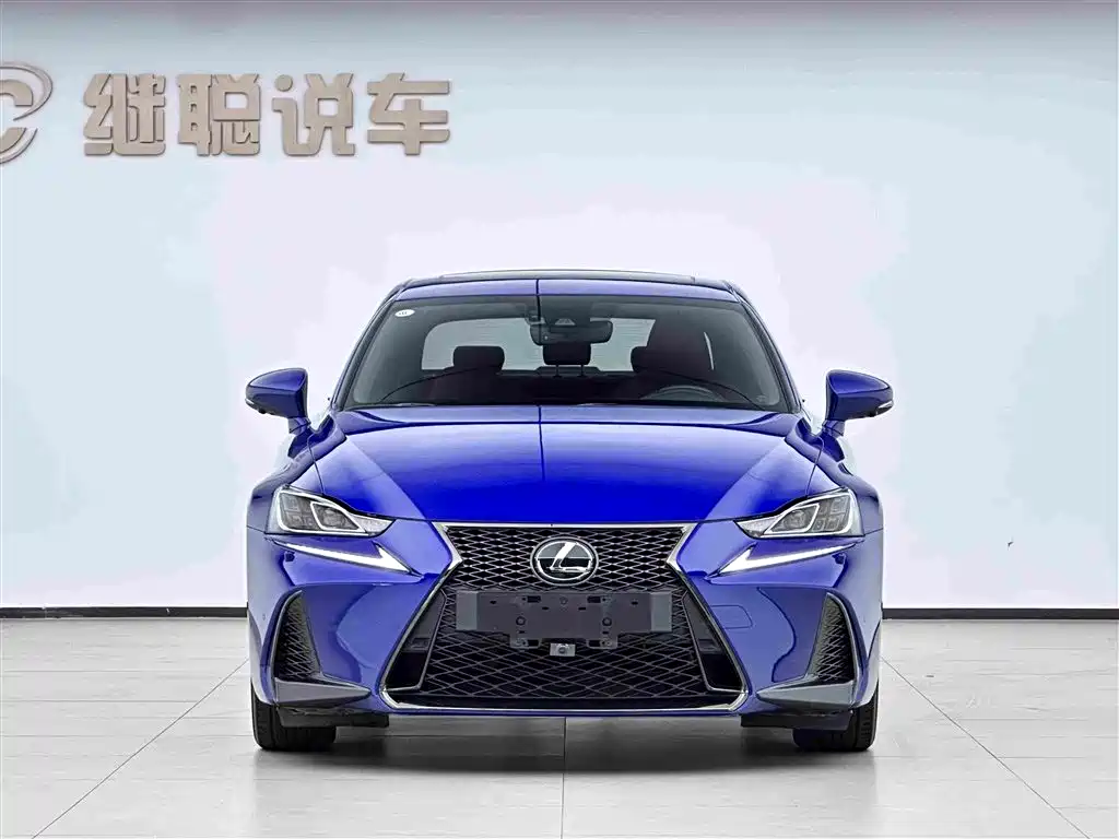 Lexus IS 2019