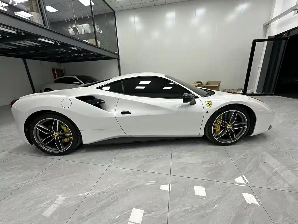 Ferrari 488 2018 — фото 3