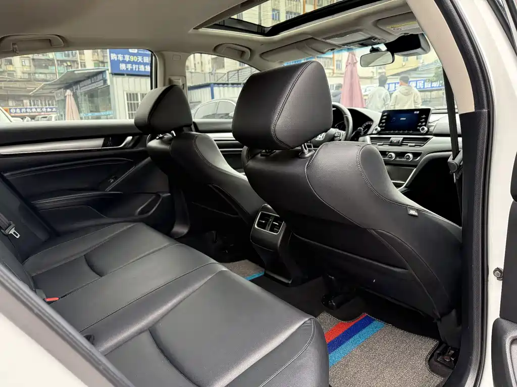 Honda Accord 2020 — фото 9