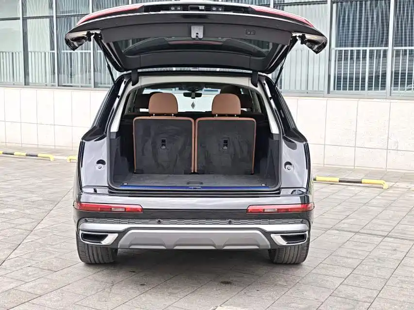 Audi Q7 2023 — фото 15