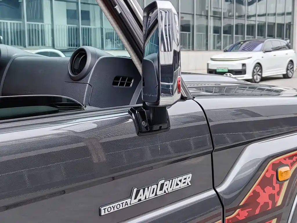Toyota Land Cruiser 2023 — фото 27