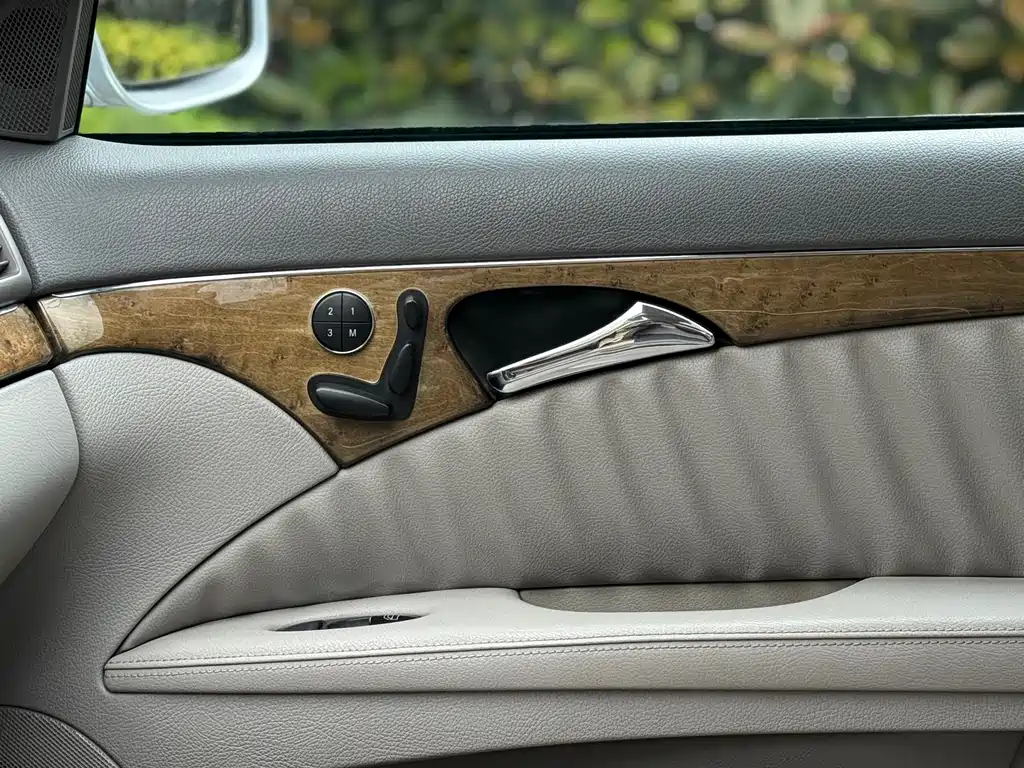 Mercedes-Benz E-Class 2007 — фото 11