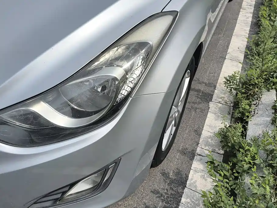 Hyundai Elantra 2013