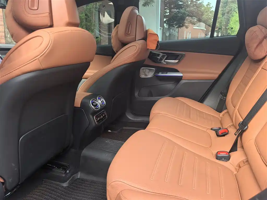 Mercedes-Benz GLC 2025
