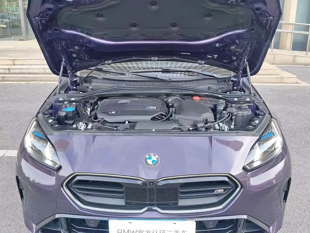BMW M235L 2025