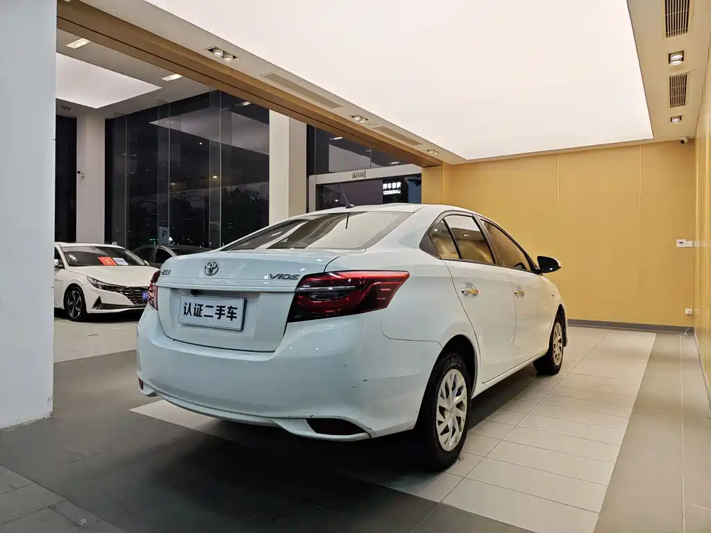 Toyota Vios 2023 — фото 28