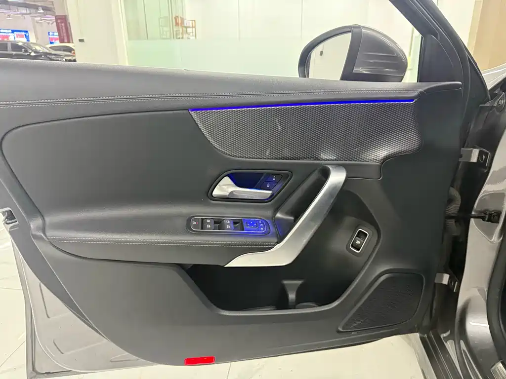 Mercedes-Benz A-Class 2022 — фото 10