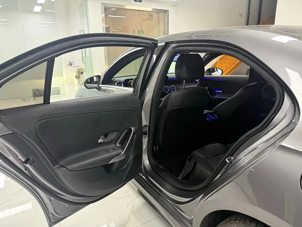 Mercedes-Benz A-Class 2022 — фото 13
