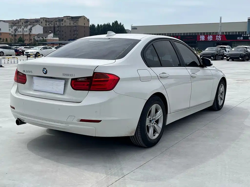 BMW 3 Series 2015 — фото 13
