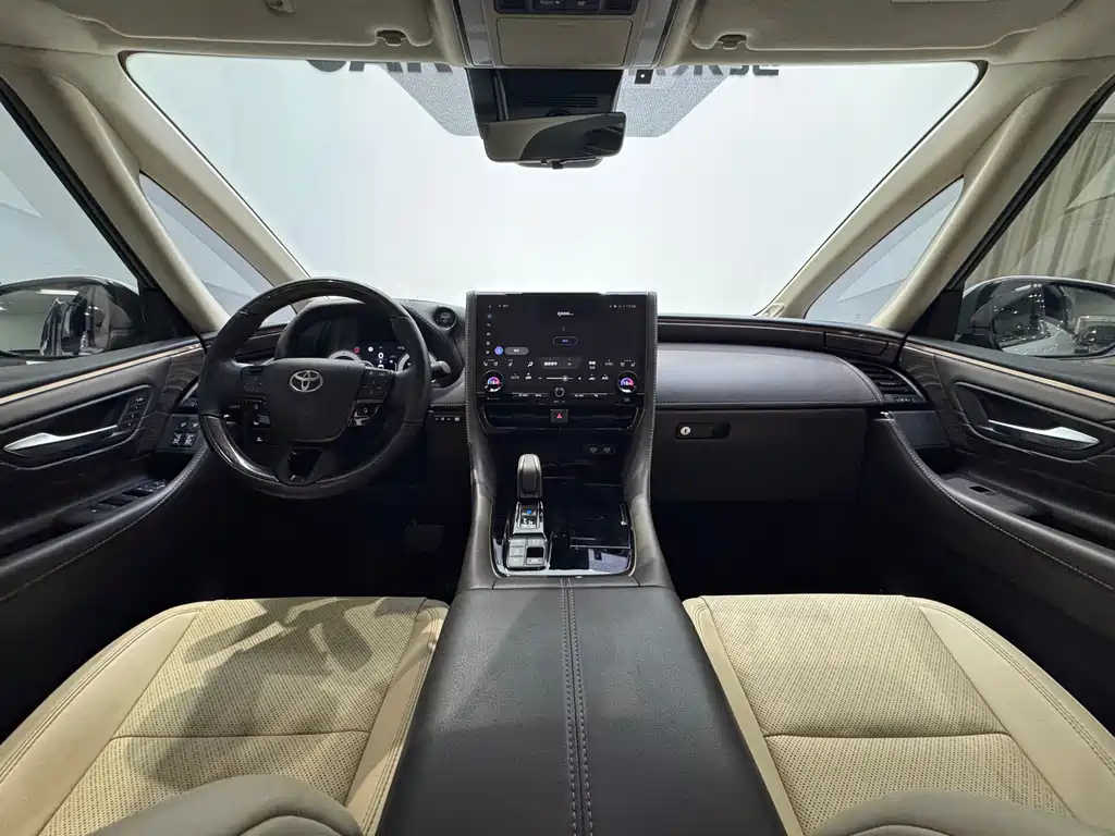 Toyota Alphard 2024 — фото 18