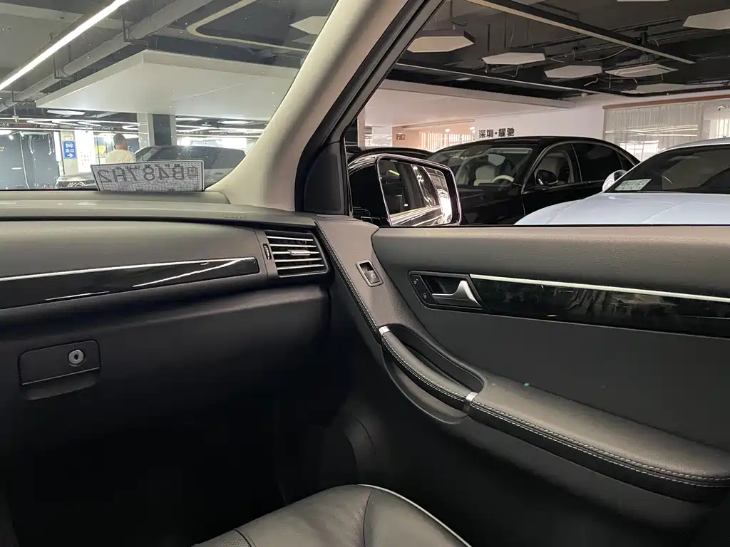 Mercedes-Benz R-Class 2017 — фото 21