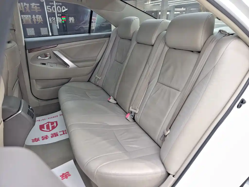 Toyota Camry 2013 — фото 30