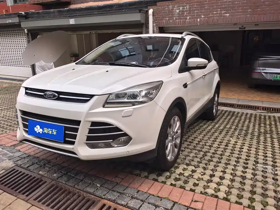 Ford Kuga 2014 — фото 1