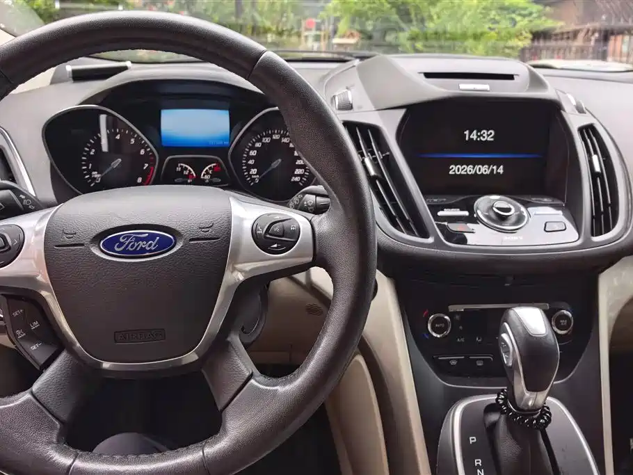 Ford Kuga 2014 — фото 12