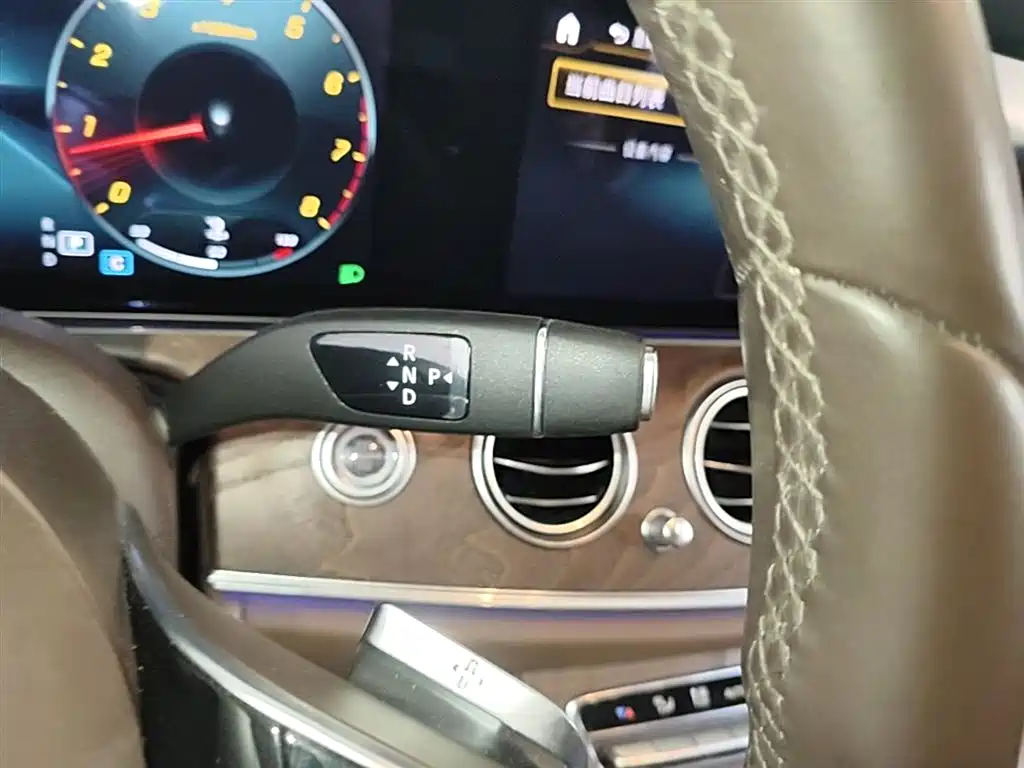 Mercedes-Benz E-Class 2022 — фото 14