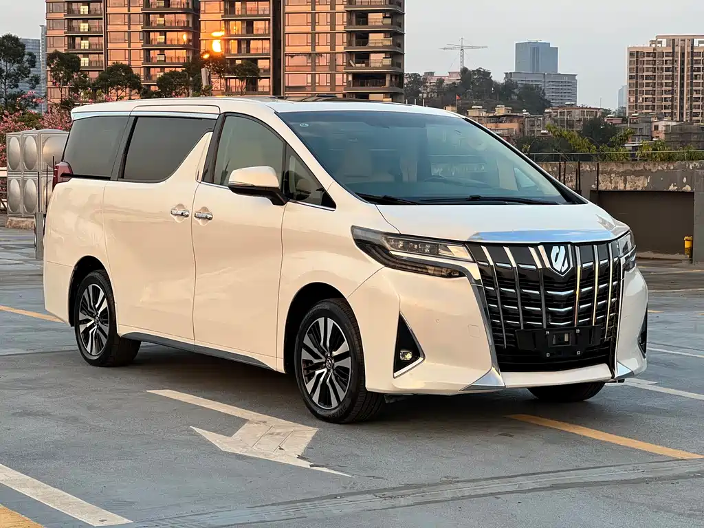 Toyota Alphard 2018 — фото 2