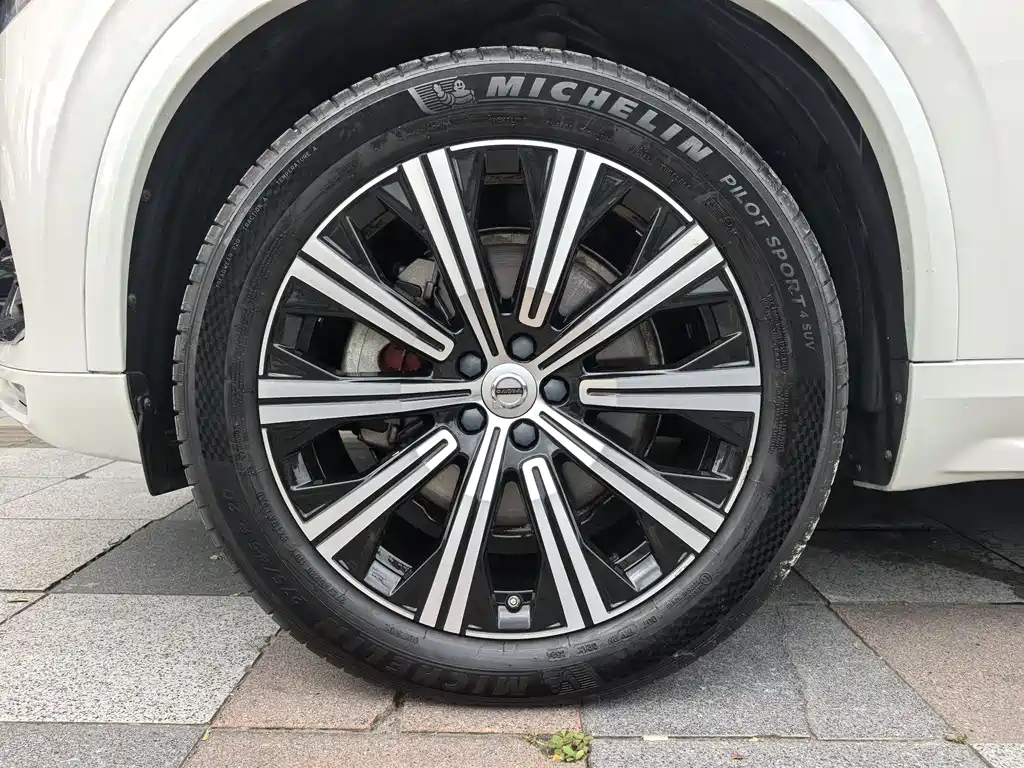 Volvo XC90 2021 — фото 25